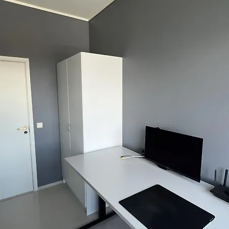 Executive 2-bedroom With Office Workspace & Scenic View